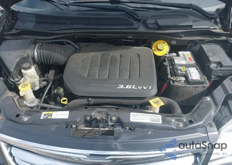 2015 Chrysler Town & Country Touring-L из США, поврежденный, VIN 2C4RC1CGXFR539480